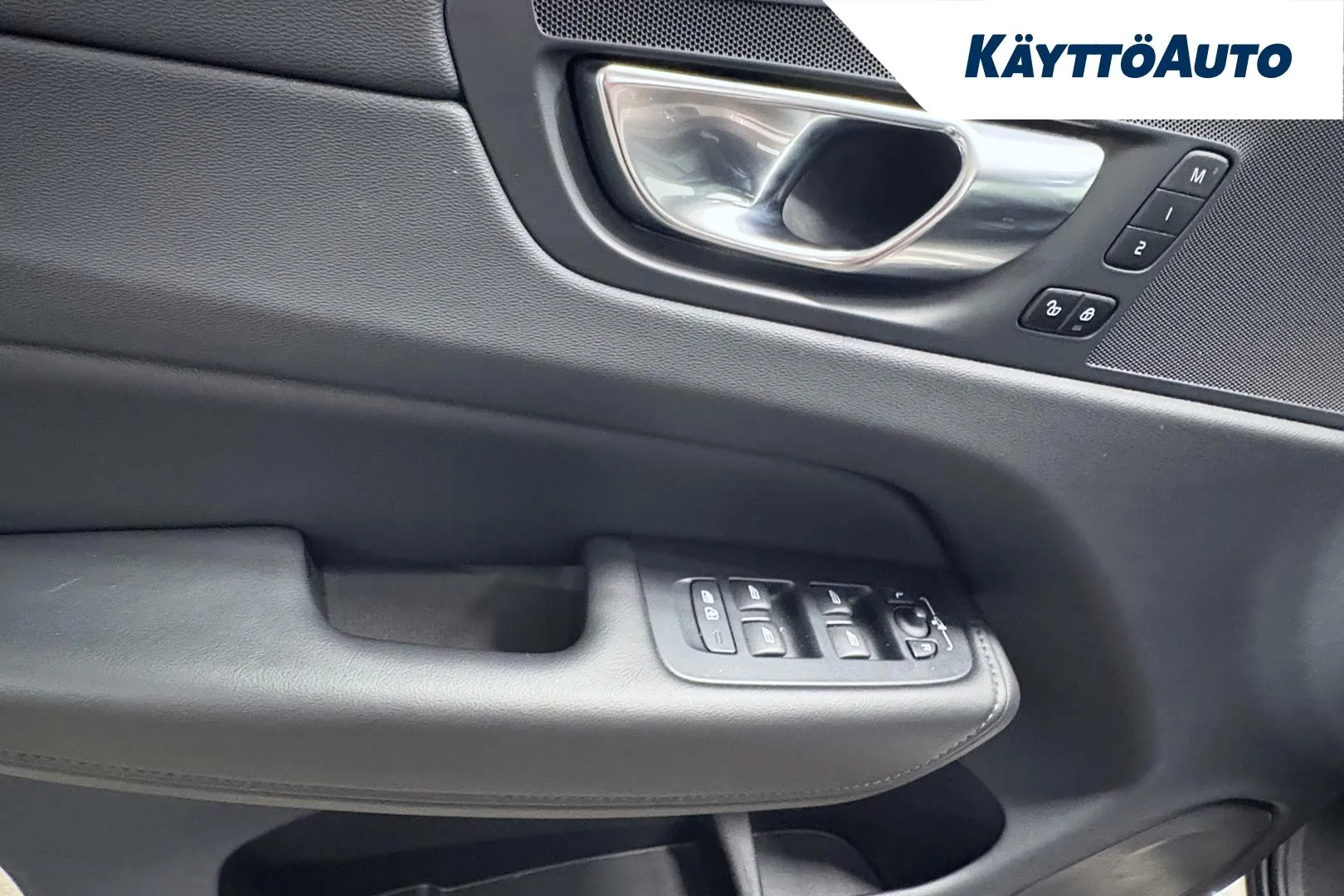 VOLVO XC60 YMB-966 carousel image