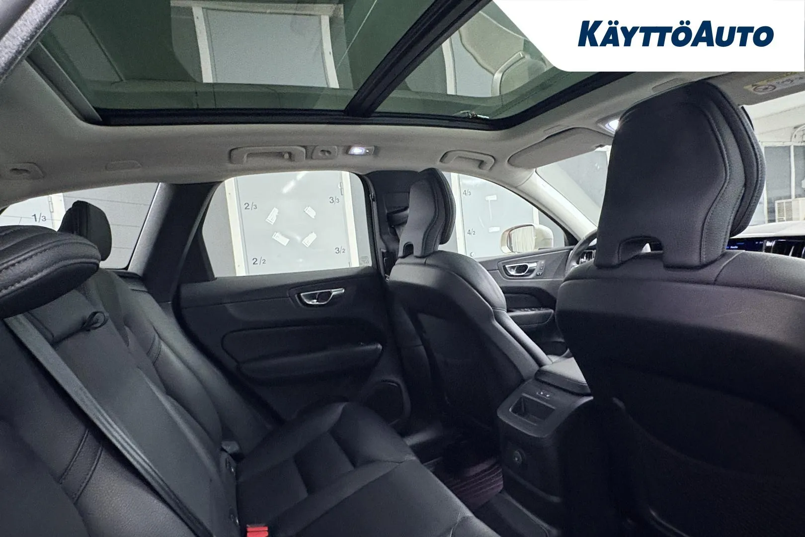 VOLVO XC60 YMB-966 carousel image