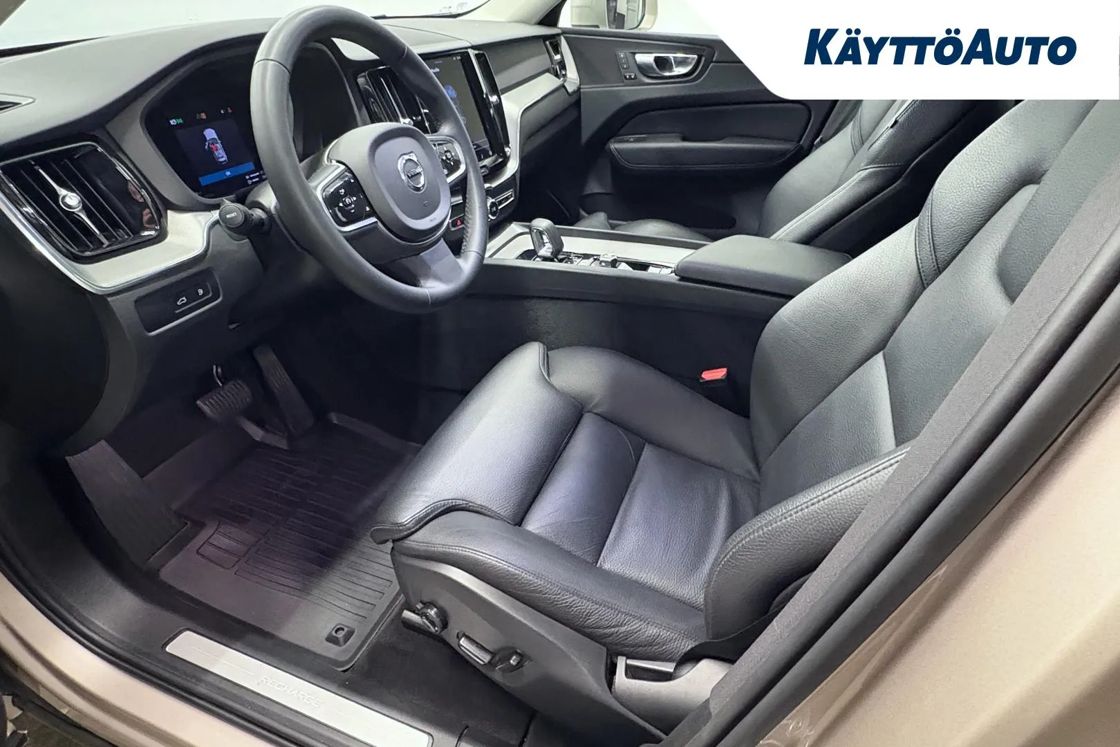 VOLVO XC60 YMB-966 carousel image