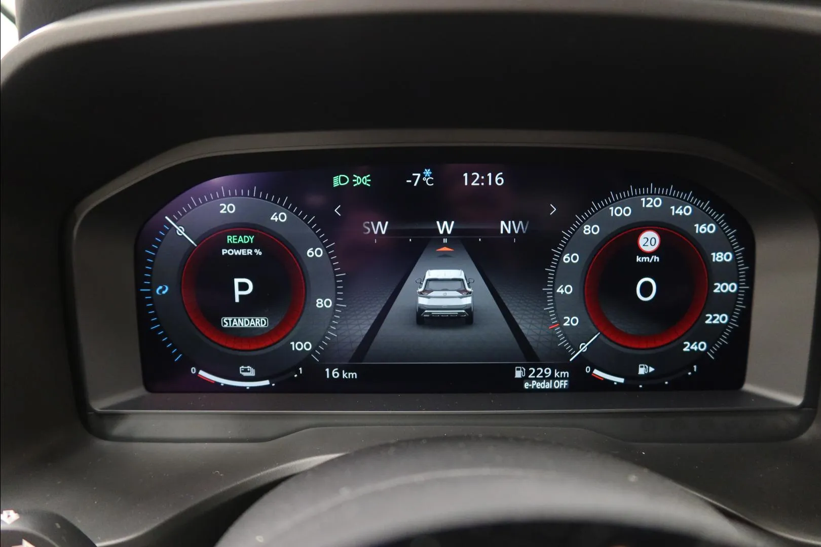 Nissan X-Trail XTJ-582 carousel image