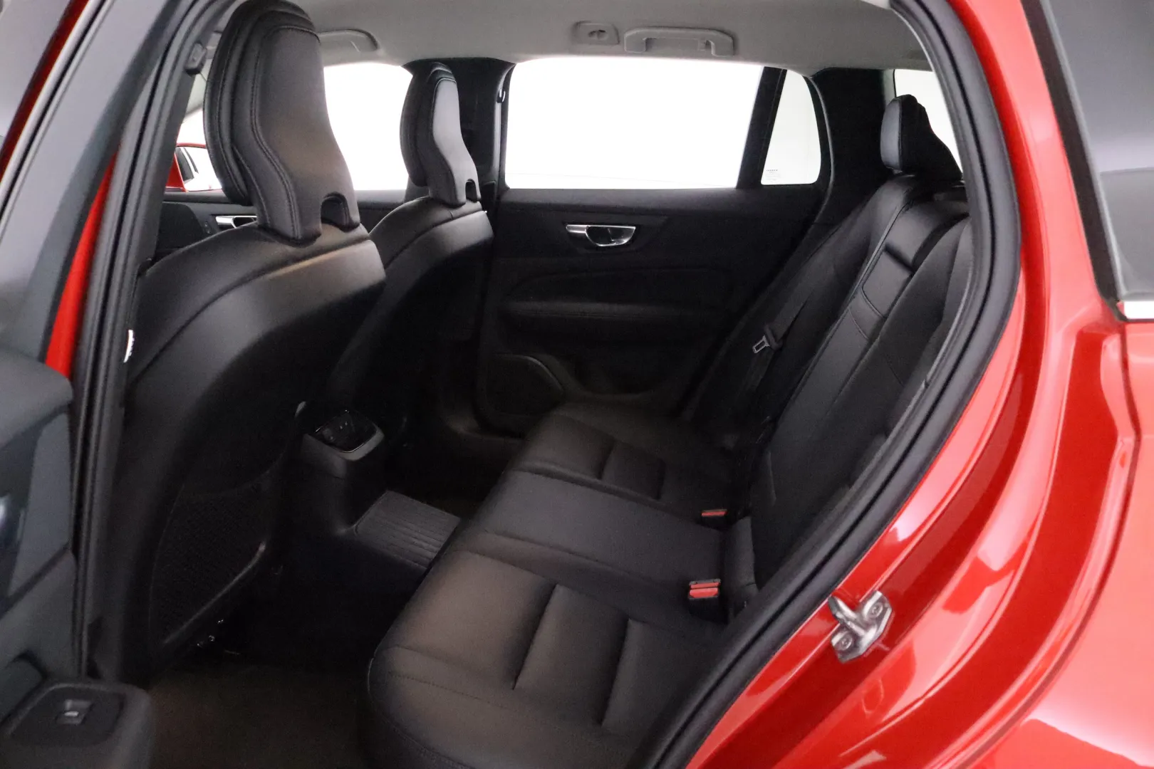 VOLVO V60 ZNU-176 carousel image