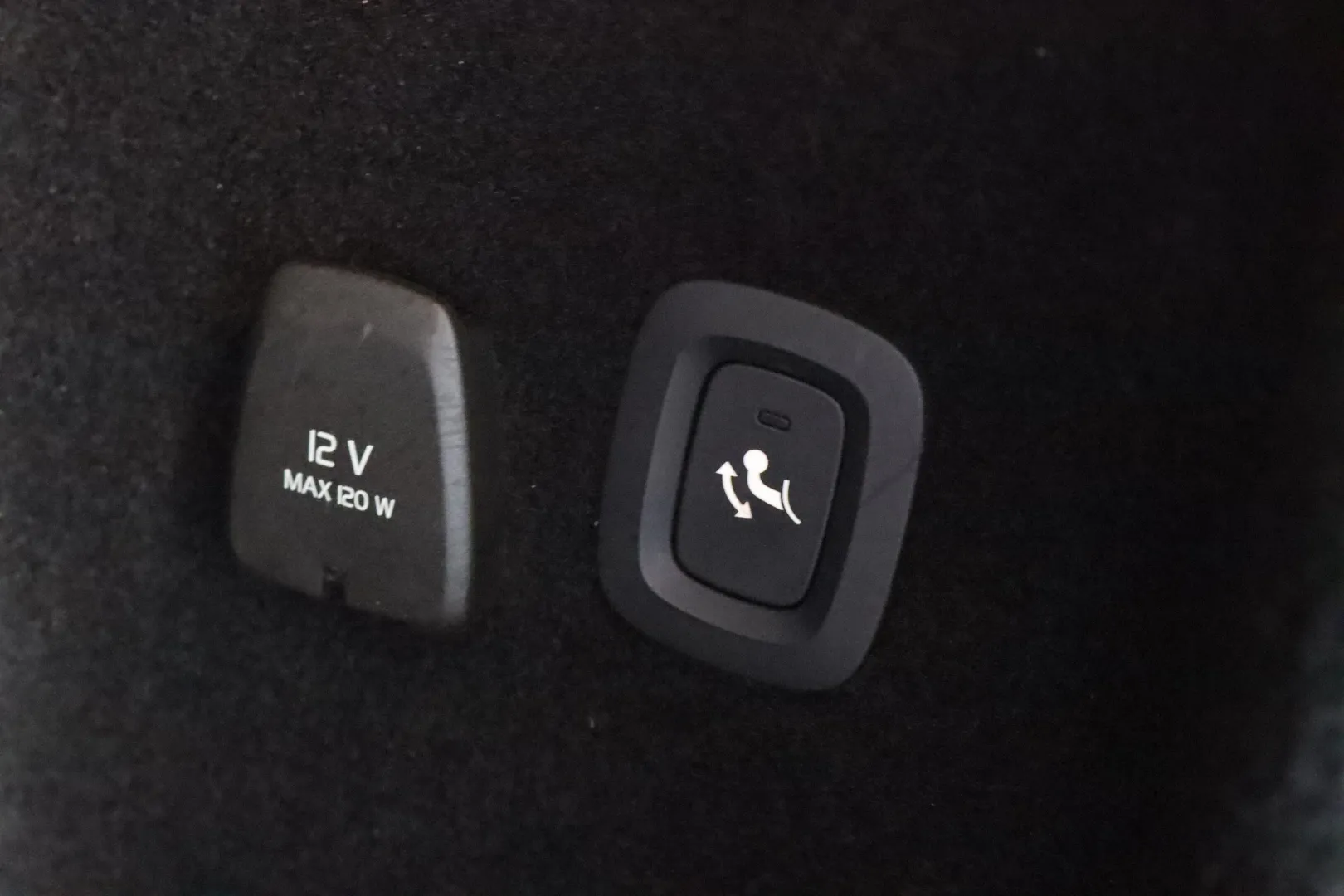 VOLVO V60 ZNU-176 carousel image