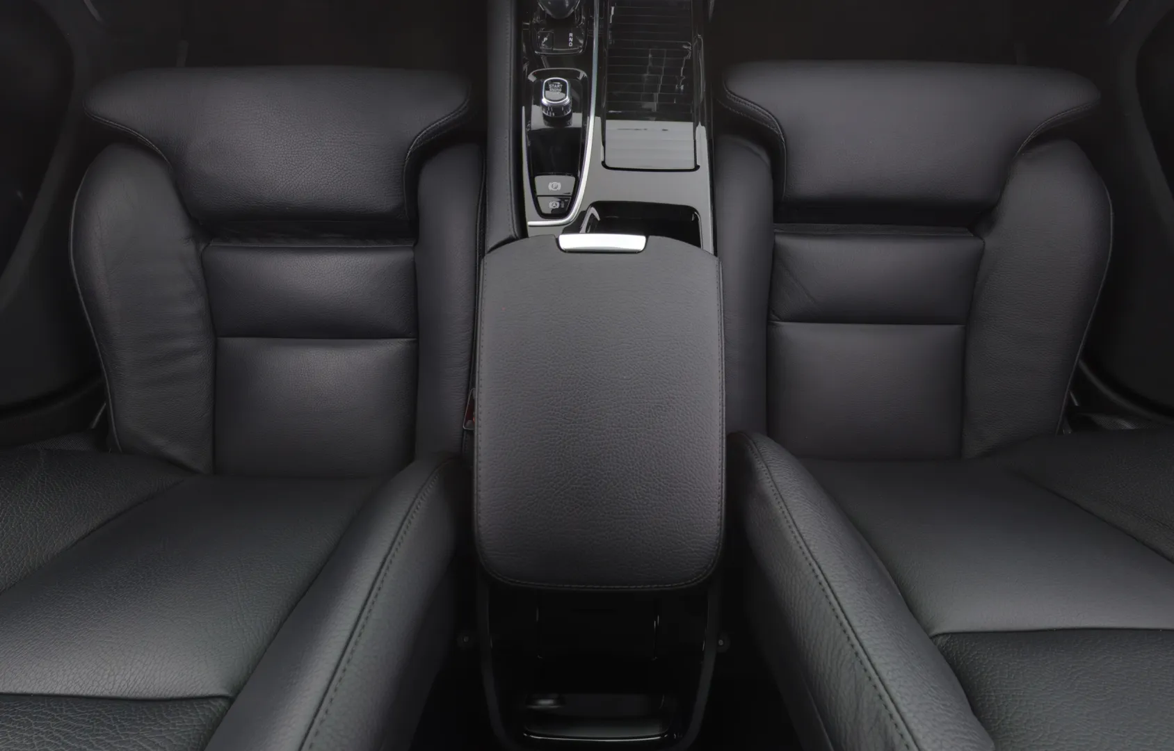 VOLVO V60 ZNU-176 carousel image