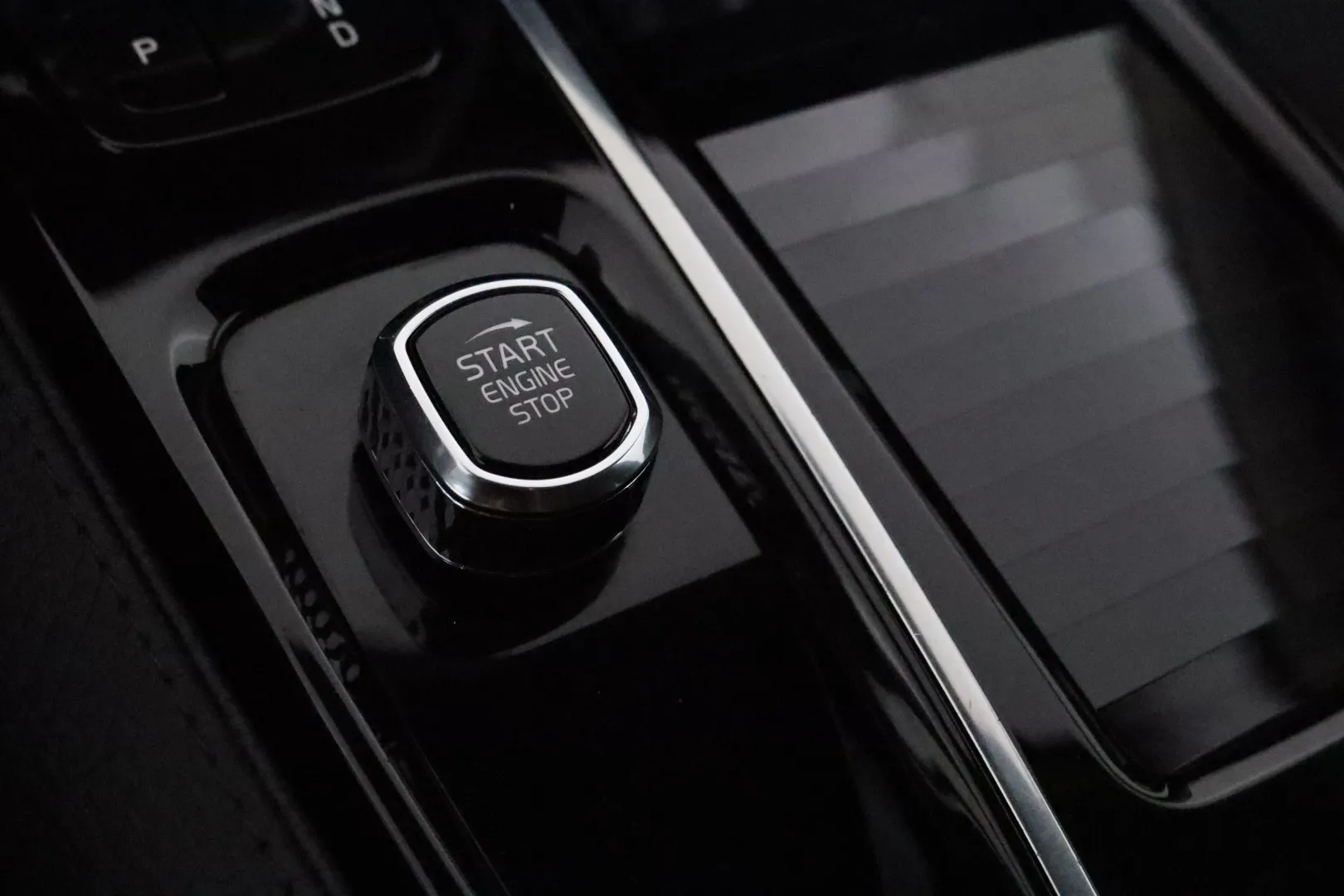 VOLVO V60 ZNU-176 carousel image