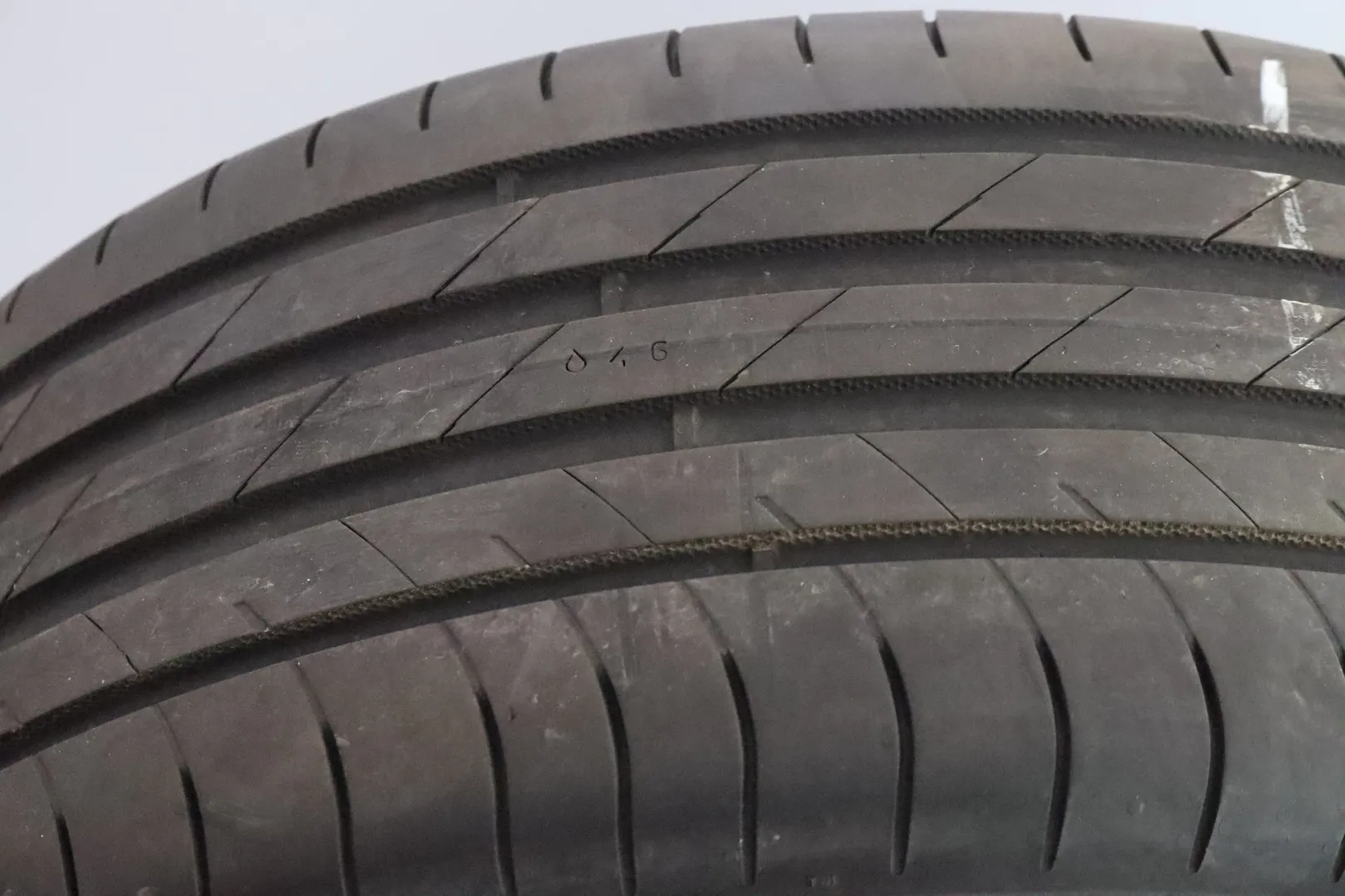 VOLVO V60 ZNU-176 carousel image