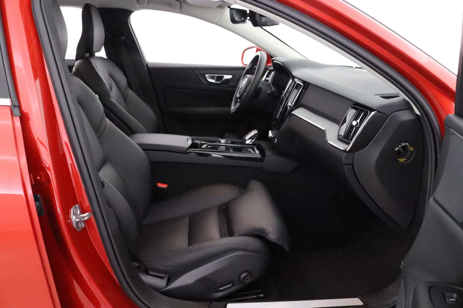 VOLVO V60 ZNU-176 carousel image