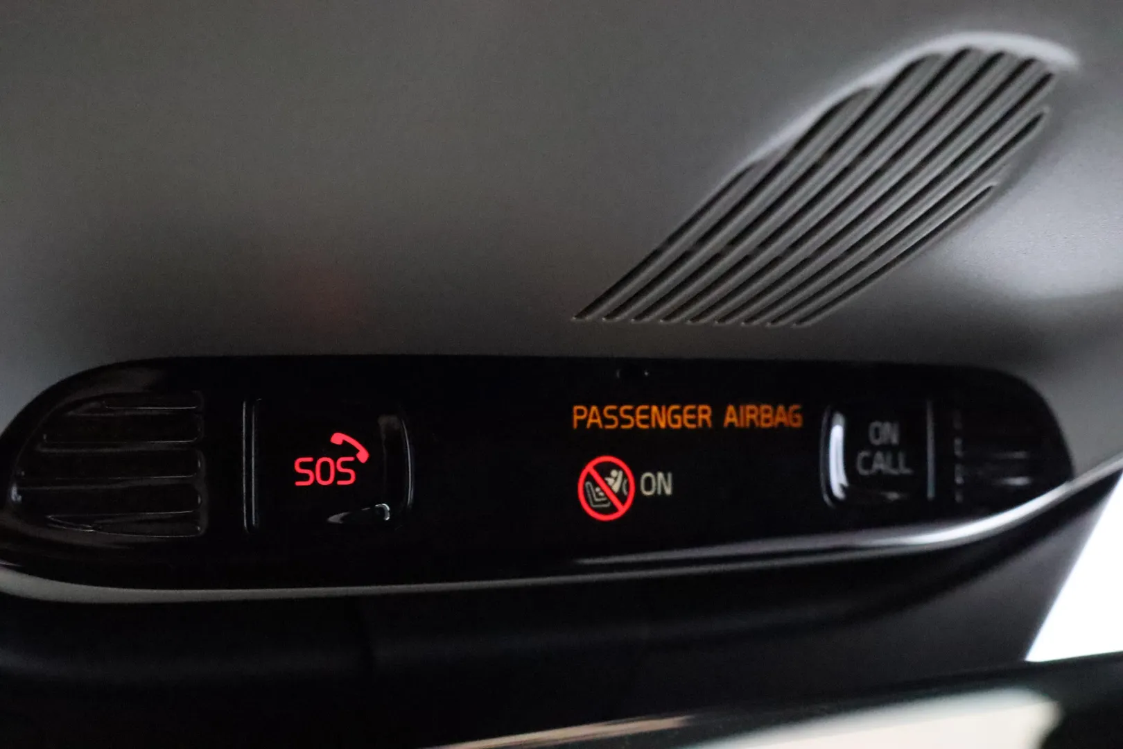 VOLVO V60 ZNU-176 carousel image