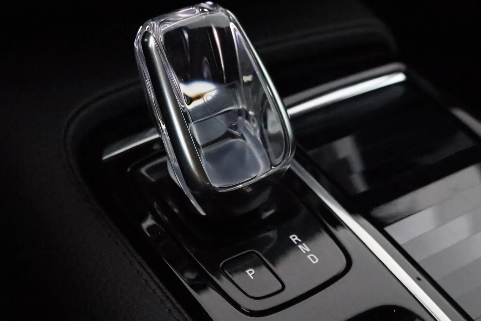 VOLVO V60 ZNU-176 carousel image