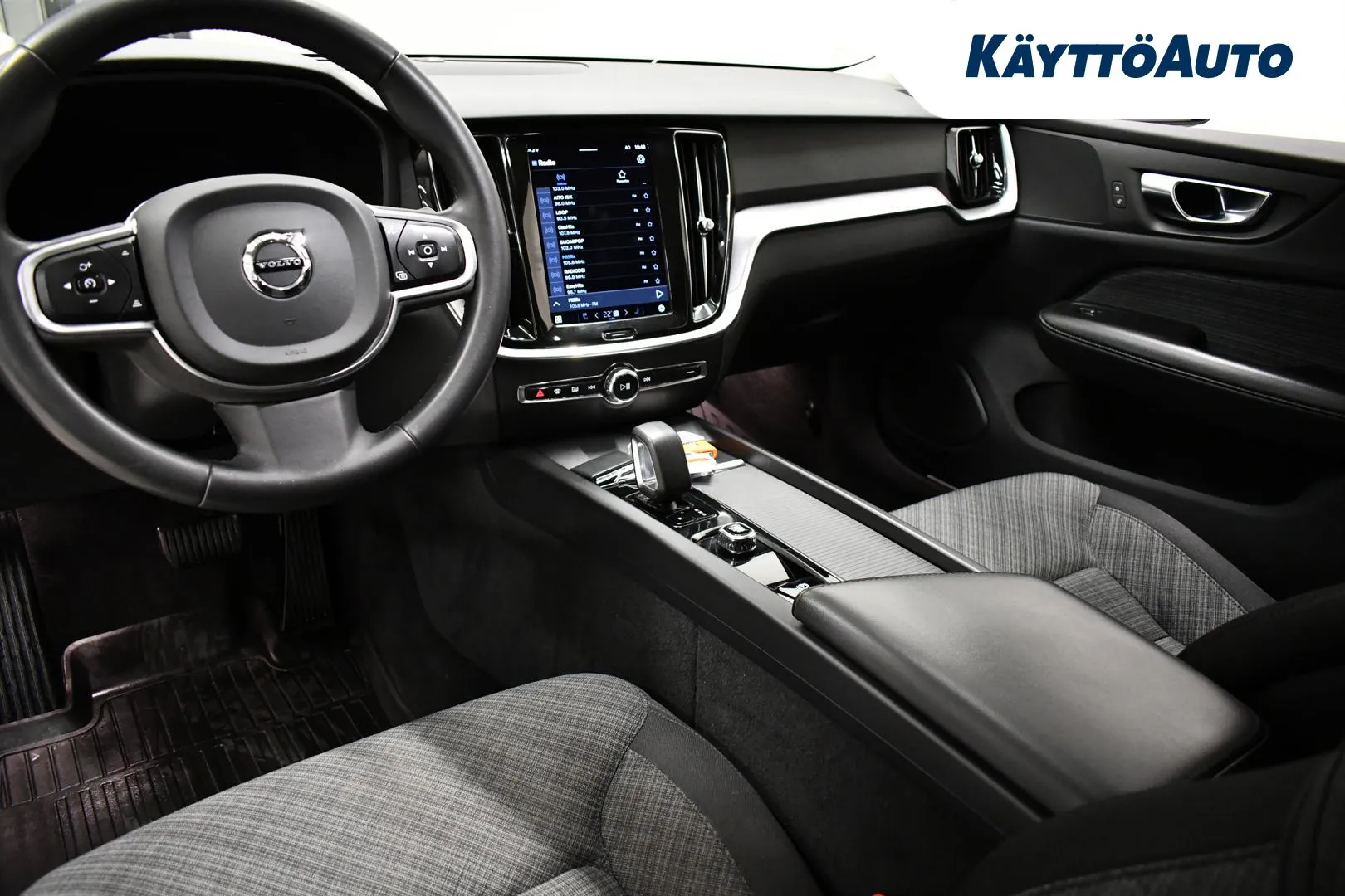 VOLVO V60 GPF-849 carousel image