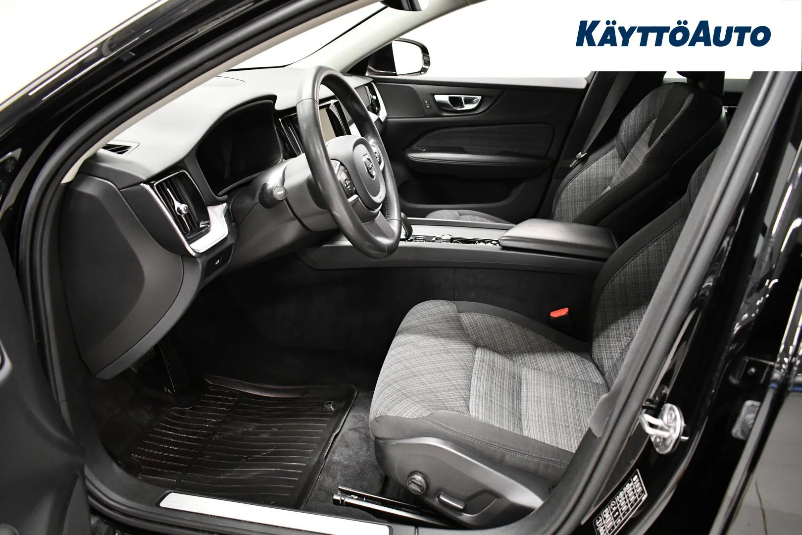 VOLVO V60 GPF-849 carousel image