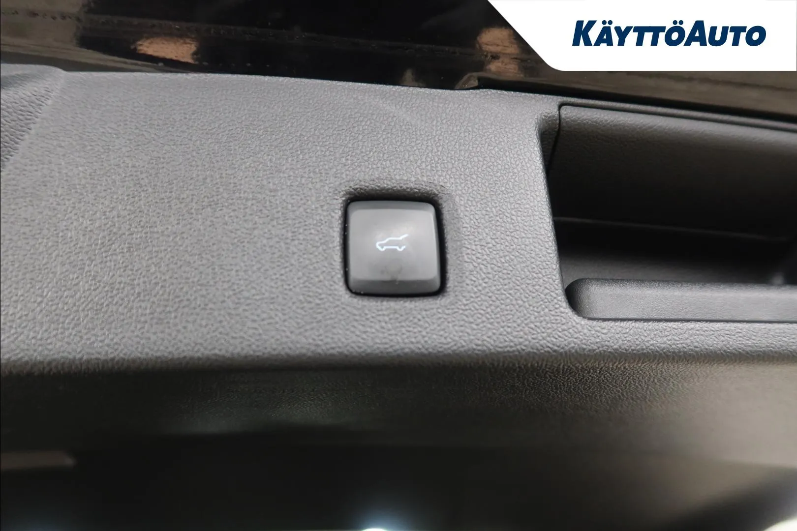 FORD Kuga NMR-937 carousel image