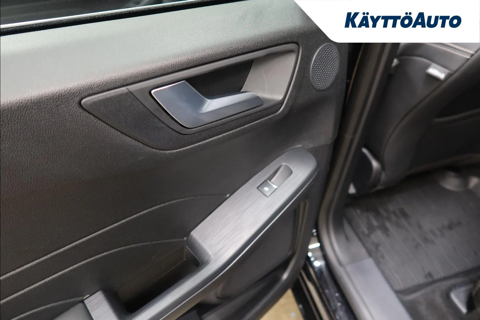 FORD Kuga NMR-937 carousel image