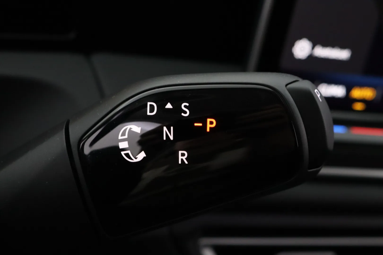 Volkswagen Tiguan LTM-751 carousel image