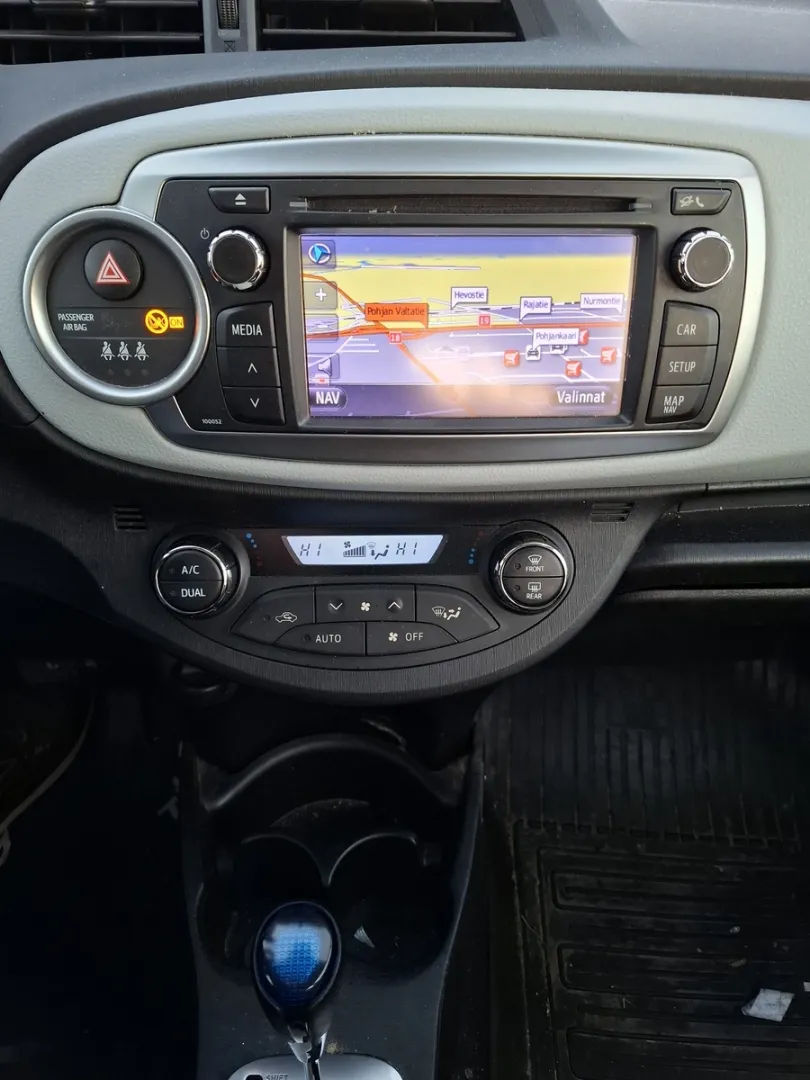 TOYOTA Yaris GKU-410 carousel image