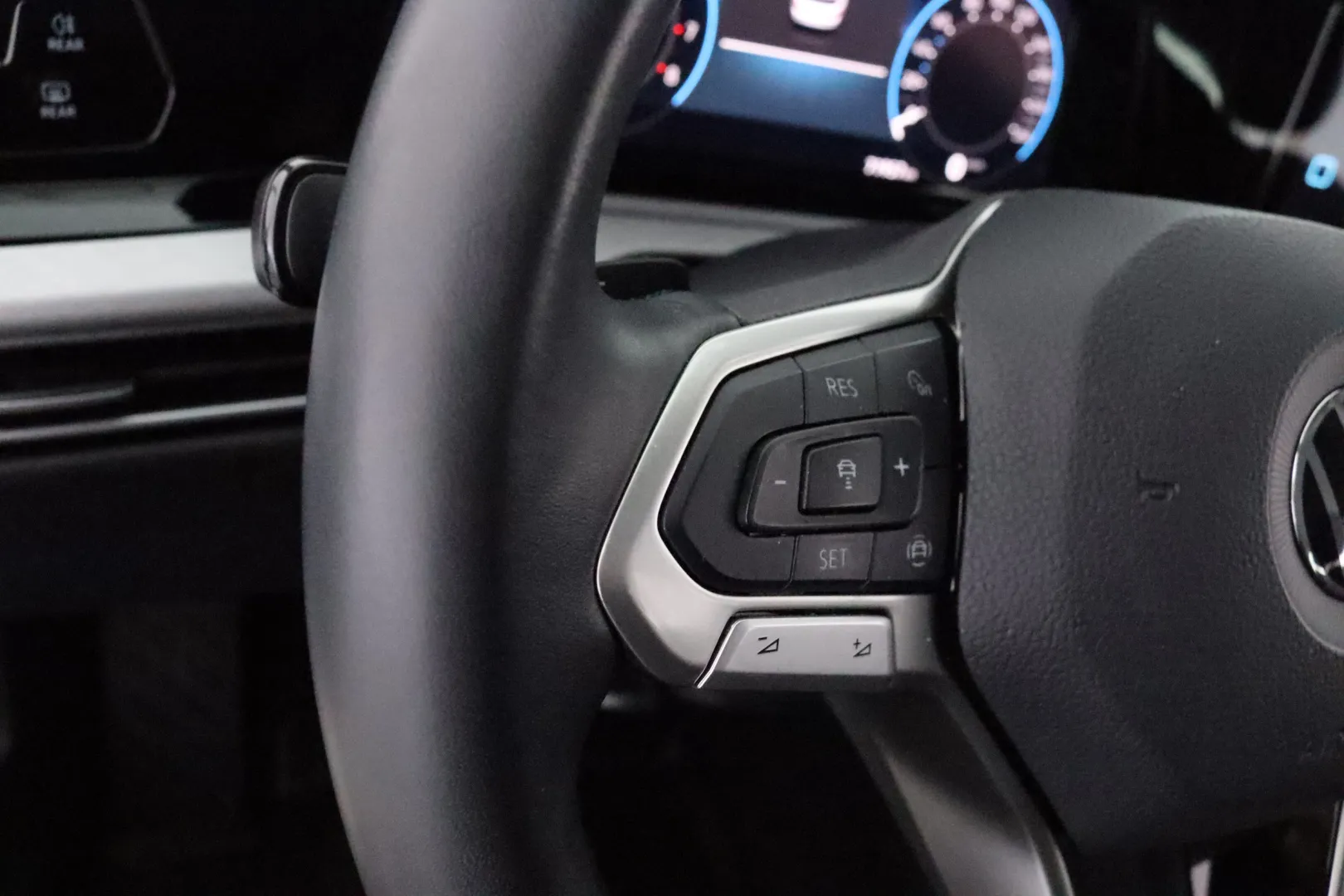 VOLKSWAGEN Golf IPL-532 carousel image