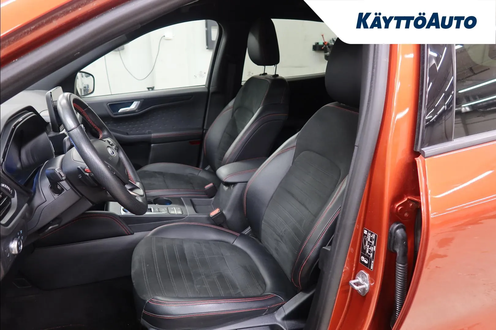 FORD Kuga JLP-108 carousel image