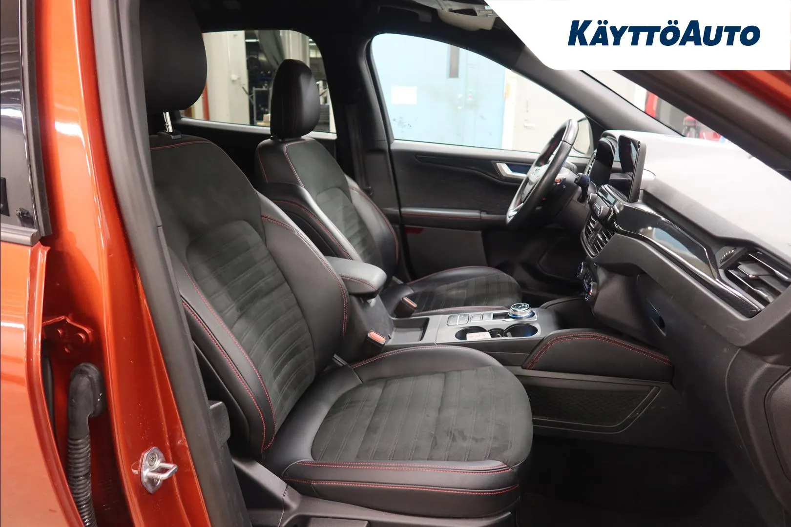 FORD Kuga JLP-108 carousel image