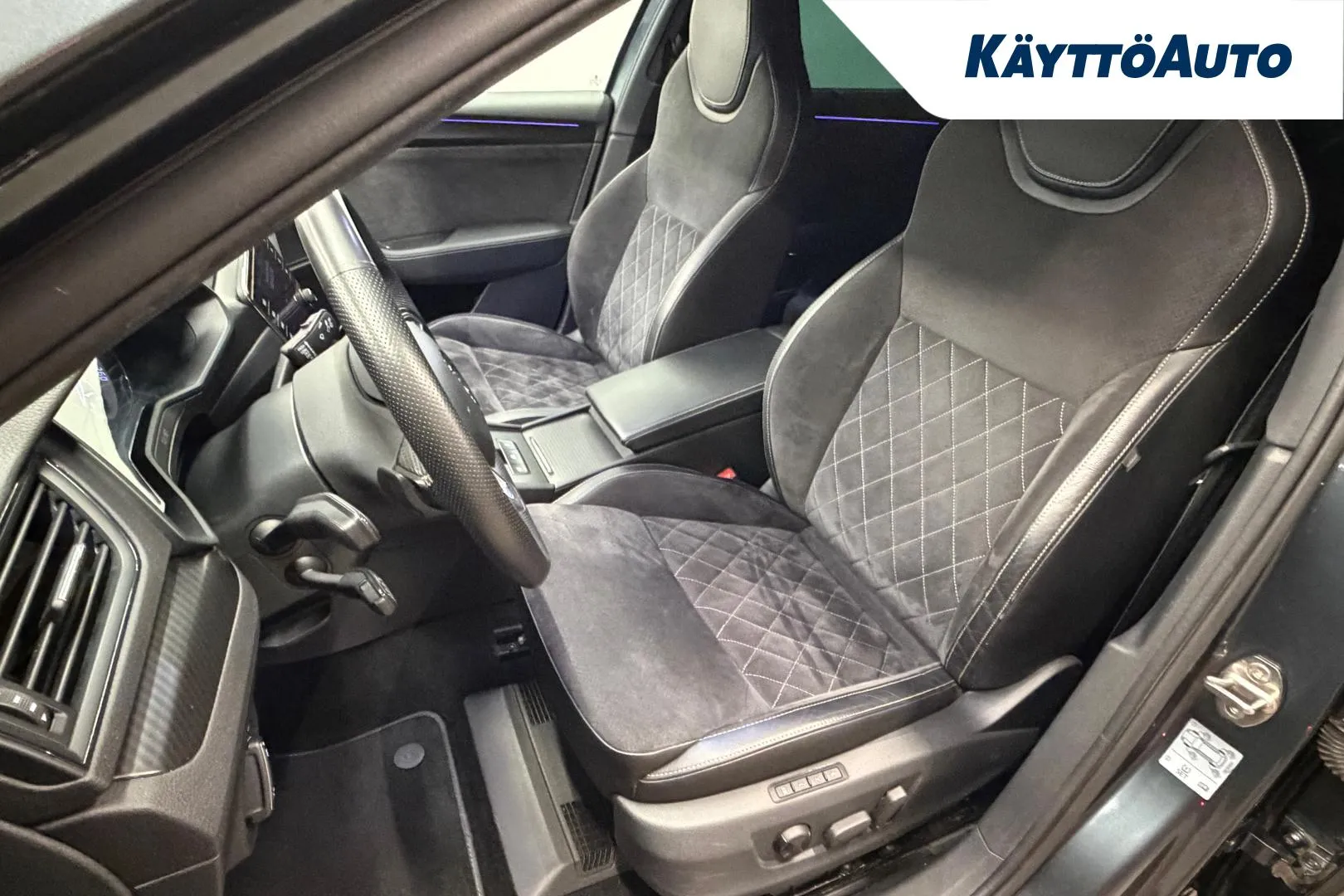 SKODA Superb FOR-609 carousel image