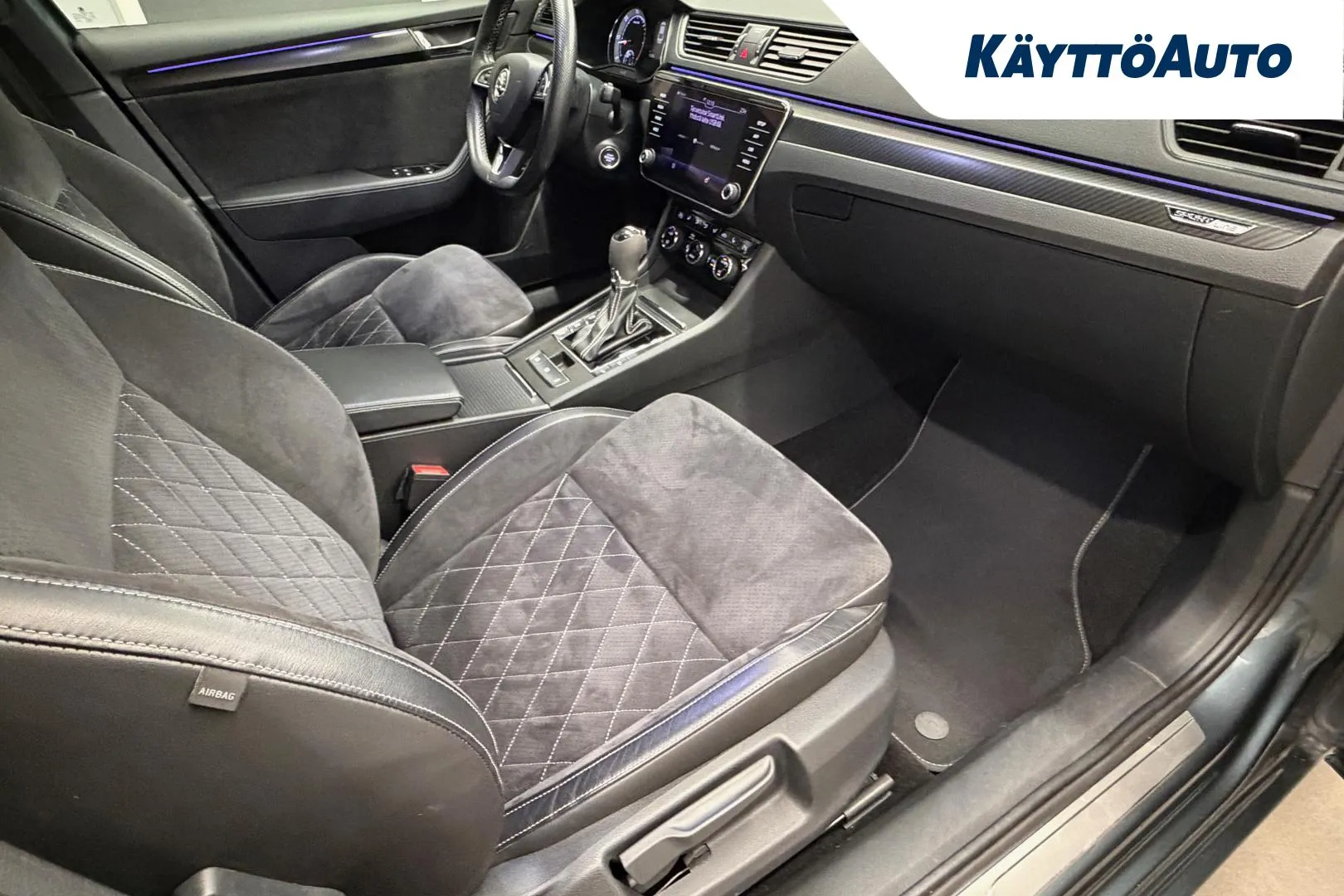 SKODA Superb FOR-609 carousel image