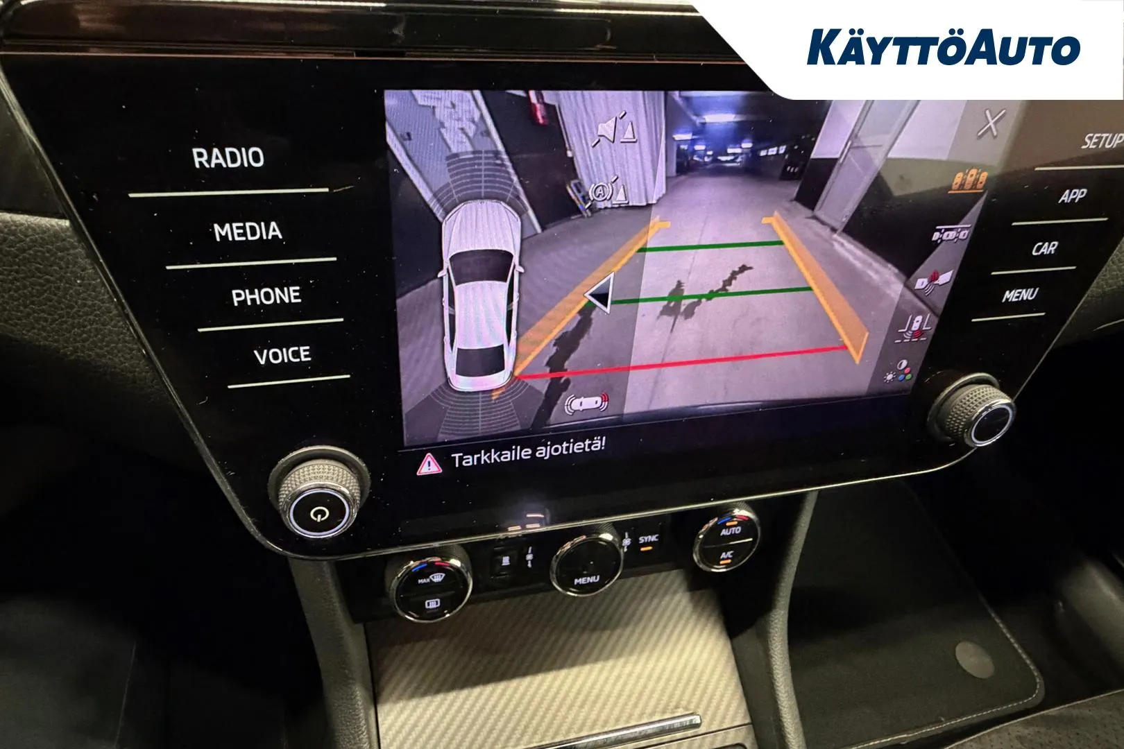 SKODA Superb FOR-609 carousel image