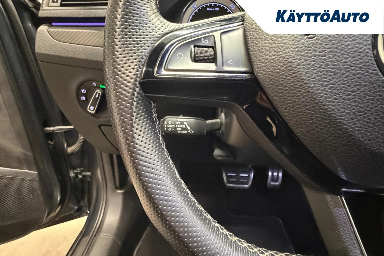 SKODA Superb FOR-609 carousel image