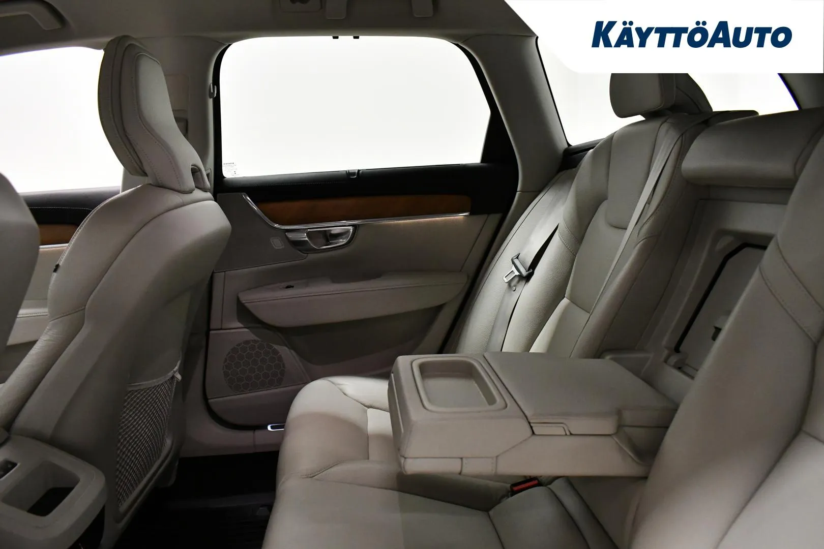 VOLVO V90 CLX-562 carousel image