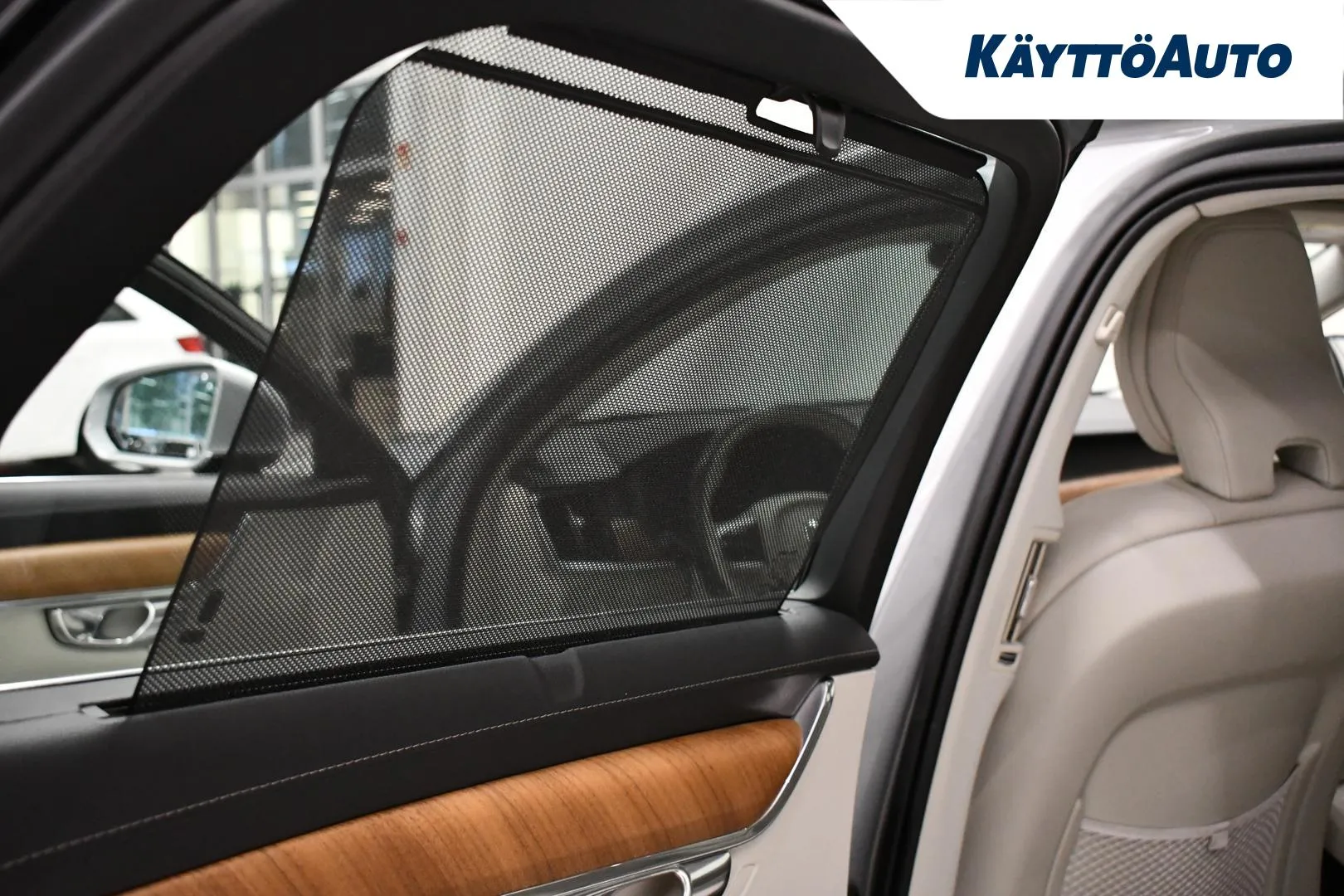 VOLVO V90 CLX-562 carousel image