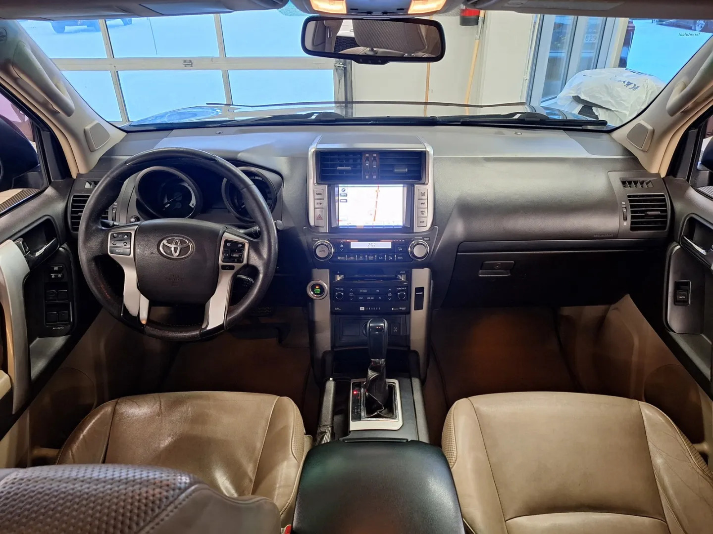 TOYOTA Land Cruiser GMI-953 carousel image