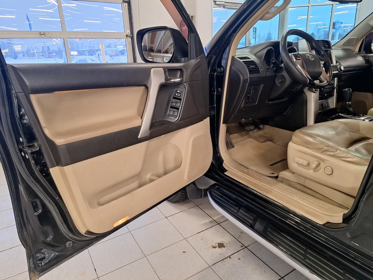 TOYOTA Land Cruiser GMI-953 carousel image