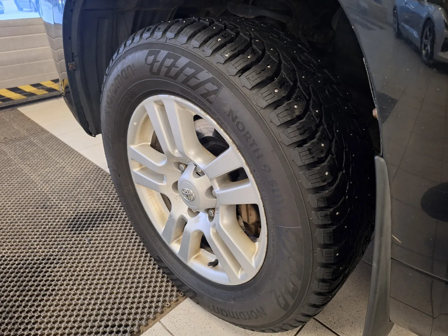 TOYOTA Land Cruiser GMI-953 carousel image