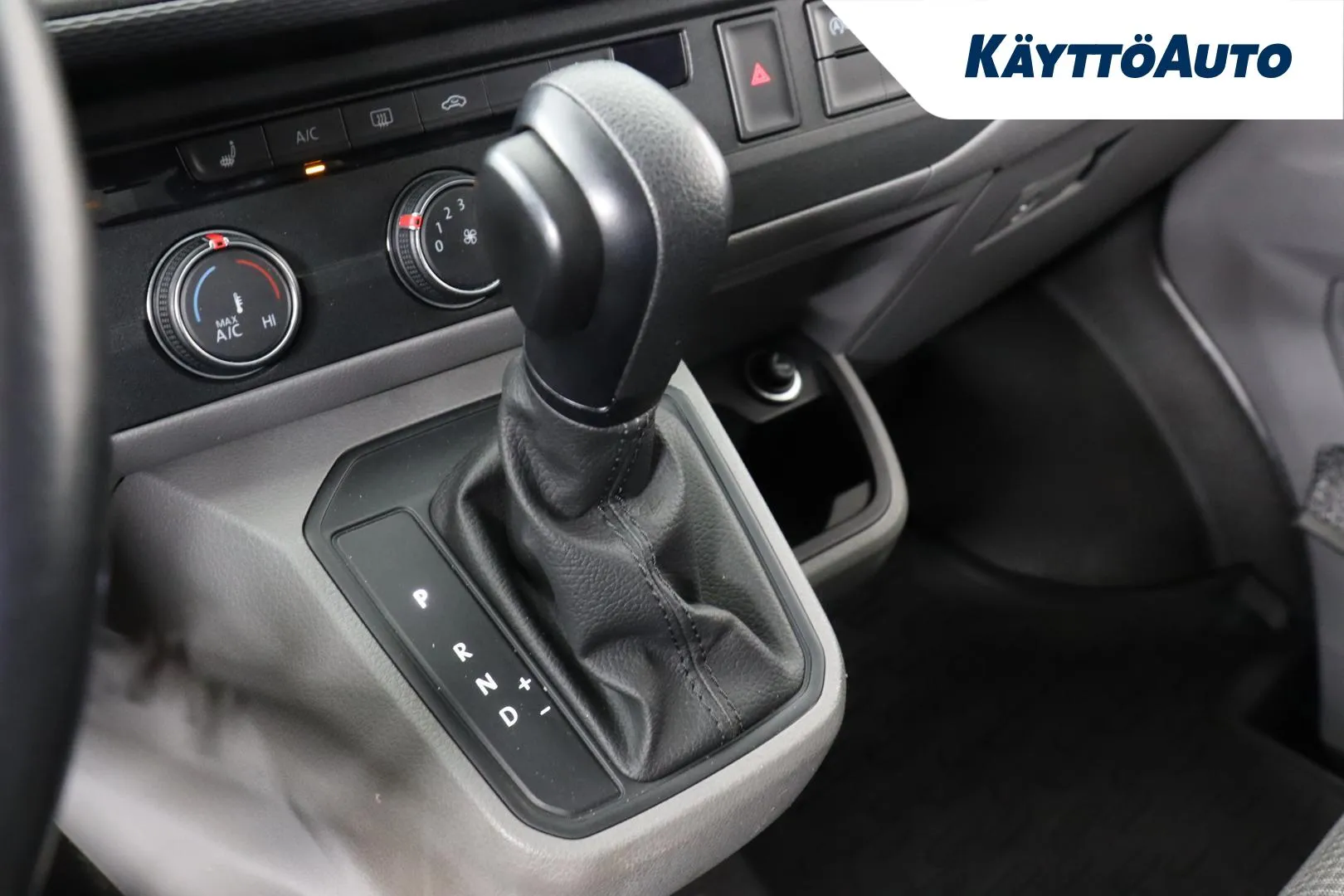 Volkswagen Transporter MOC-418 carousel image