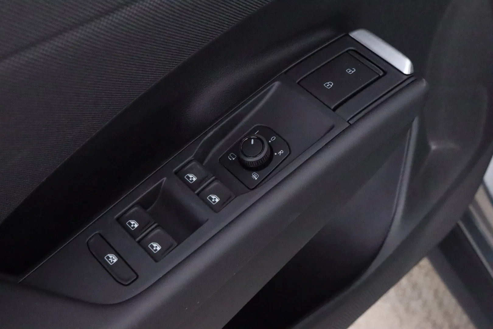 Volkswagen T-Roc NOJ-608 carousel image