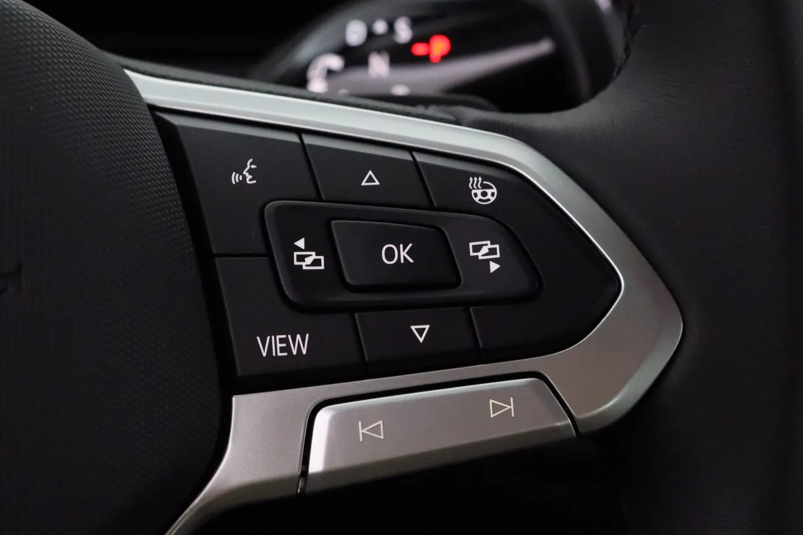 Volkswagen T-Roc NOJ-608 carousel image