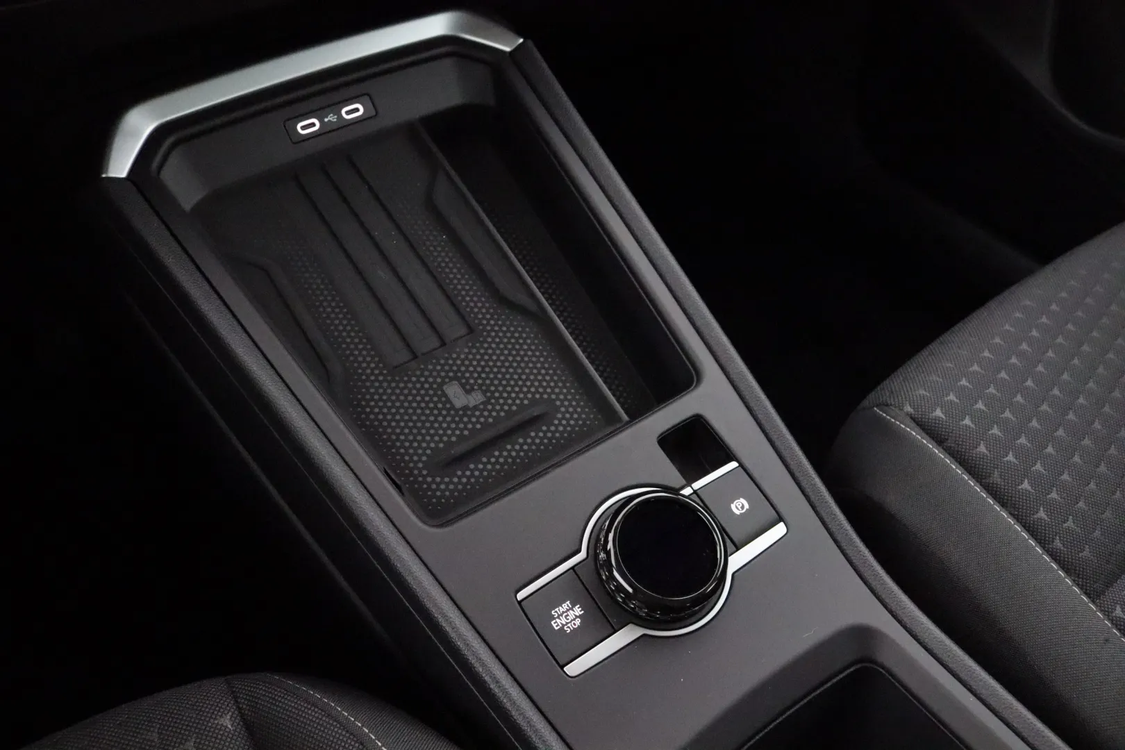 Volkswagen T-Roc NOJ-608 carousel image