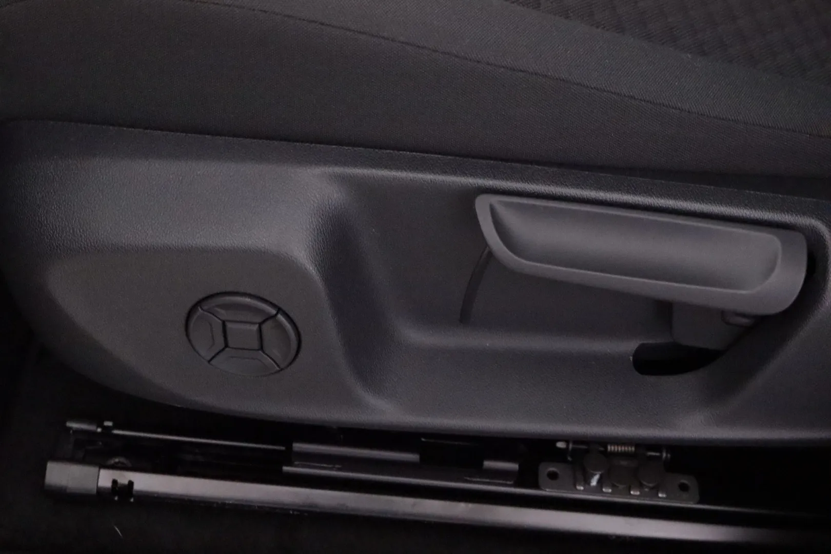 Volkswagen T-Roc NOJ-608 carousel image