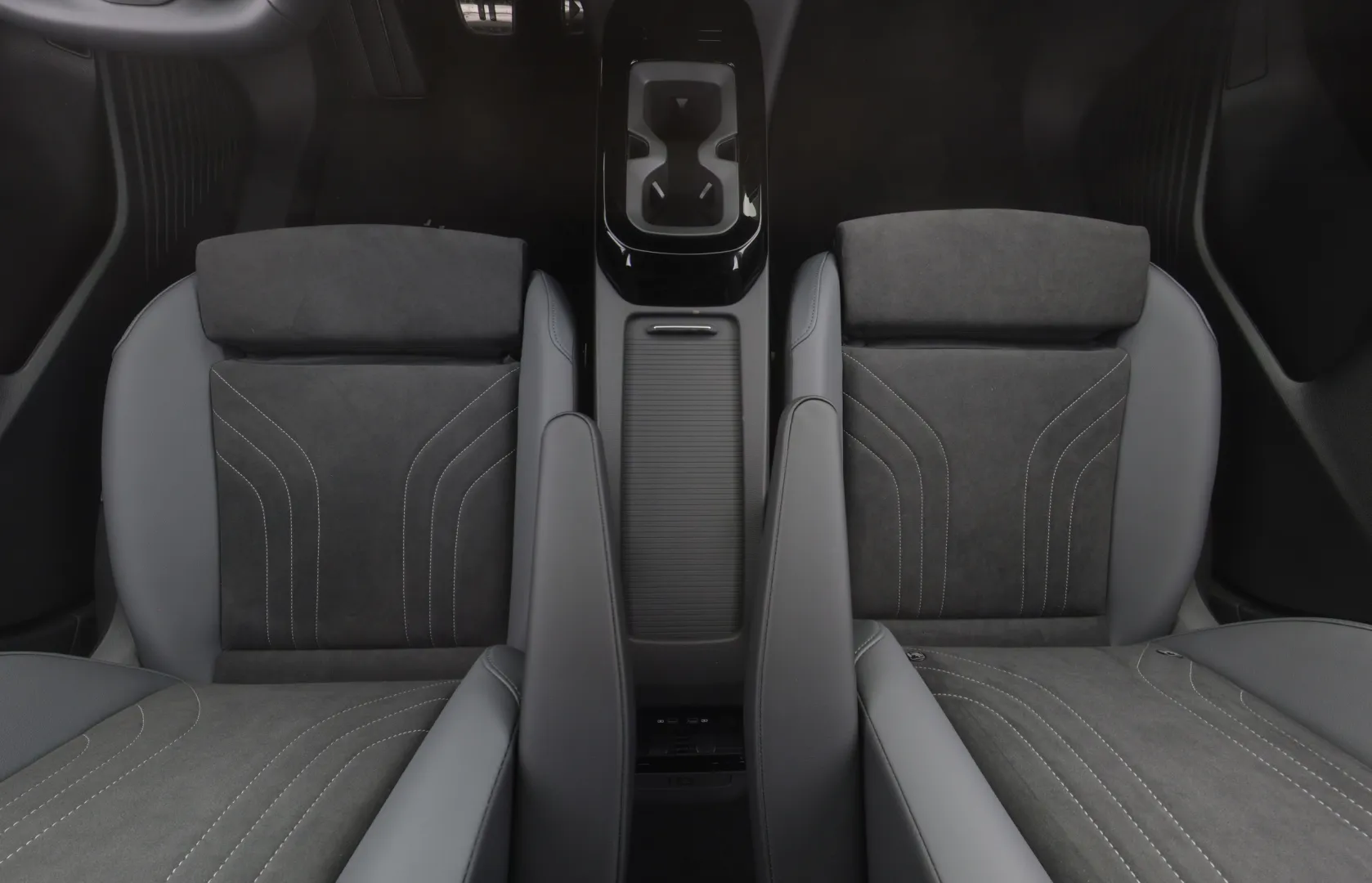 Volkswagen ID.4 RXS-454 carousel image