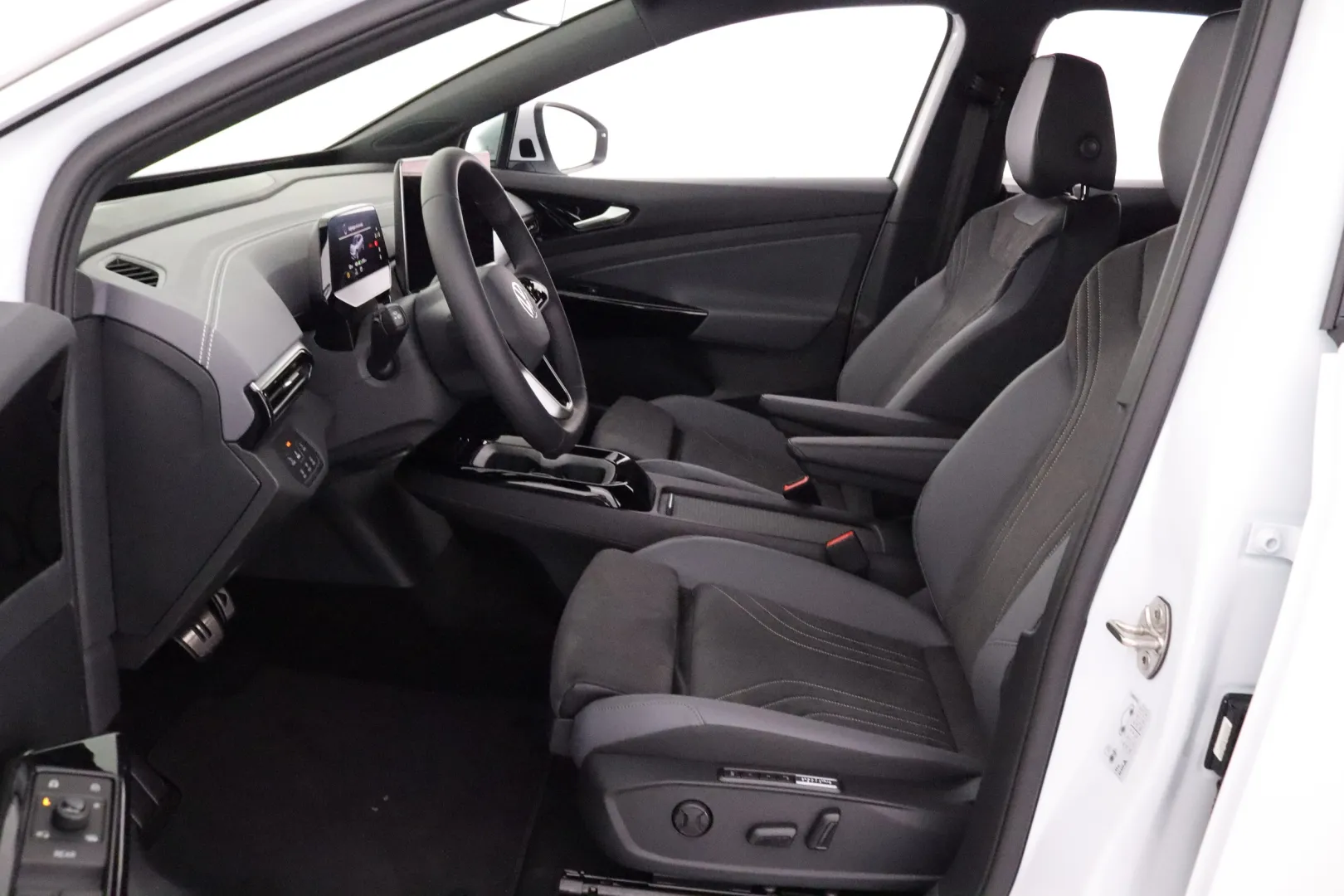 Volkswagen ID.4 RXS-454 carousel image