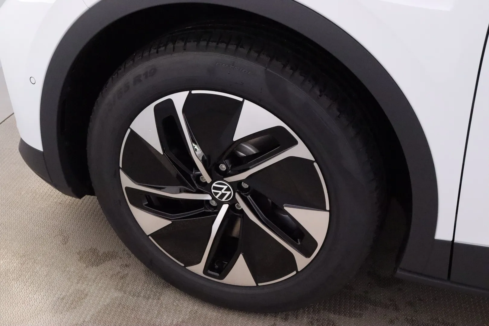 Volkswagen ID.4 RXS-454 carousel image