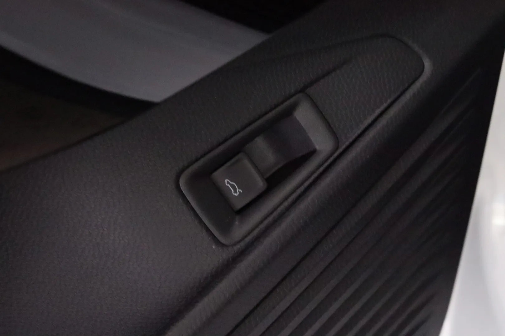 Volkswagen ID.4 RXS-454 carousel image