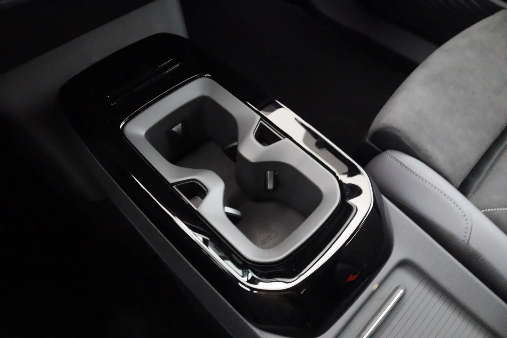 Volkswagen ID.4 RXS-454 carousel image