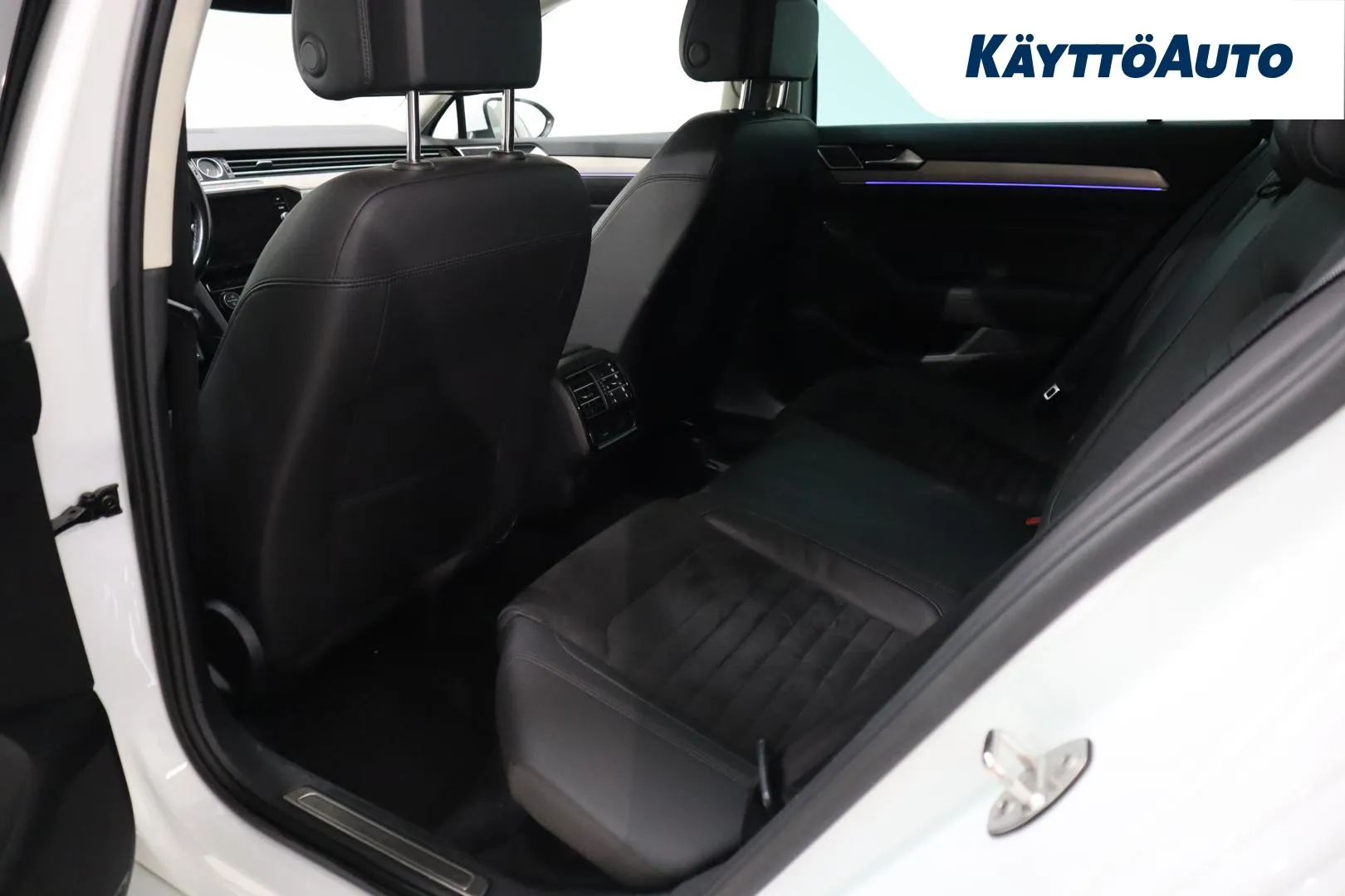 VOLKSWAGEN Passat LPL-318 carousel image