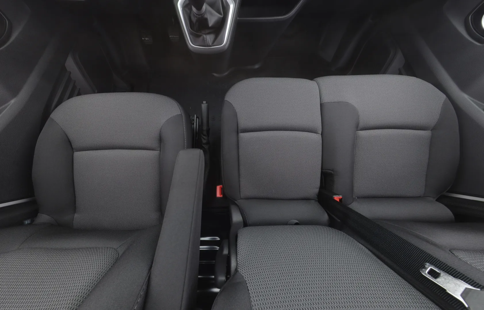 Nissan Primastar FSR-876 carousel image