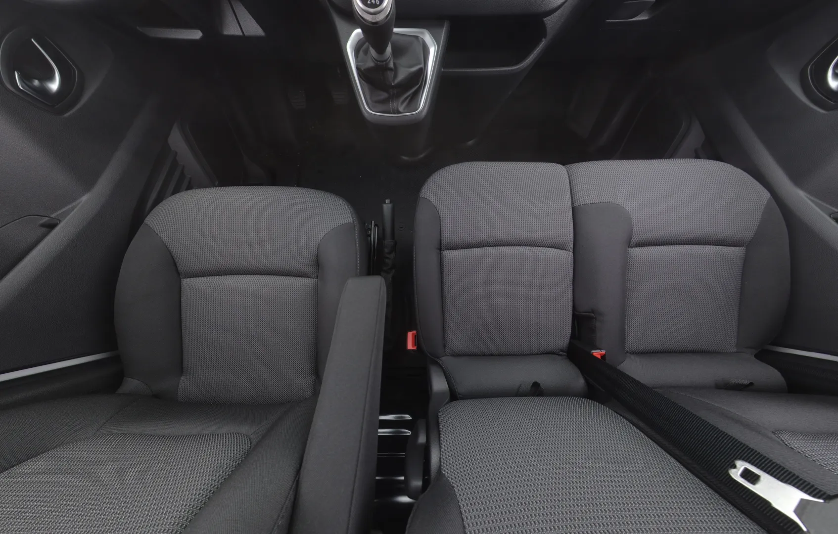 Nissan Primastar FSR-878 carousel image