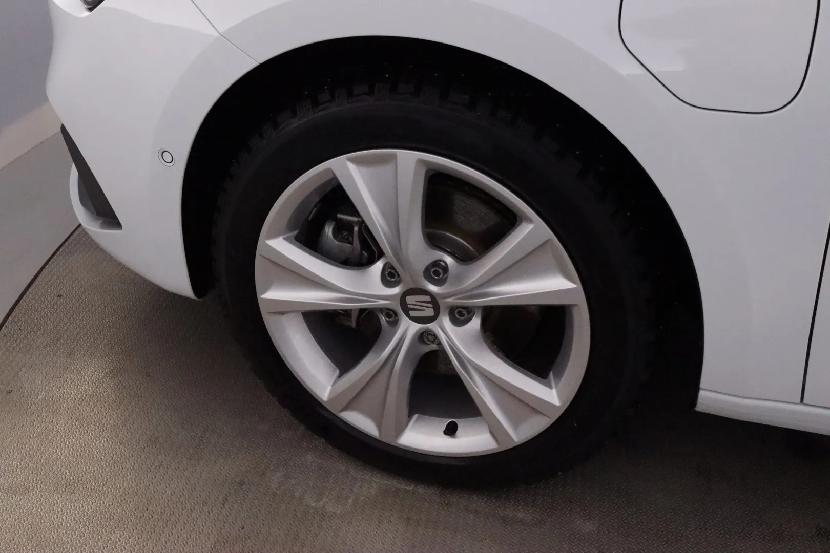 SEAT Leon Sportstourer MPK-573 carousel image