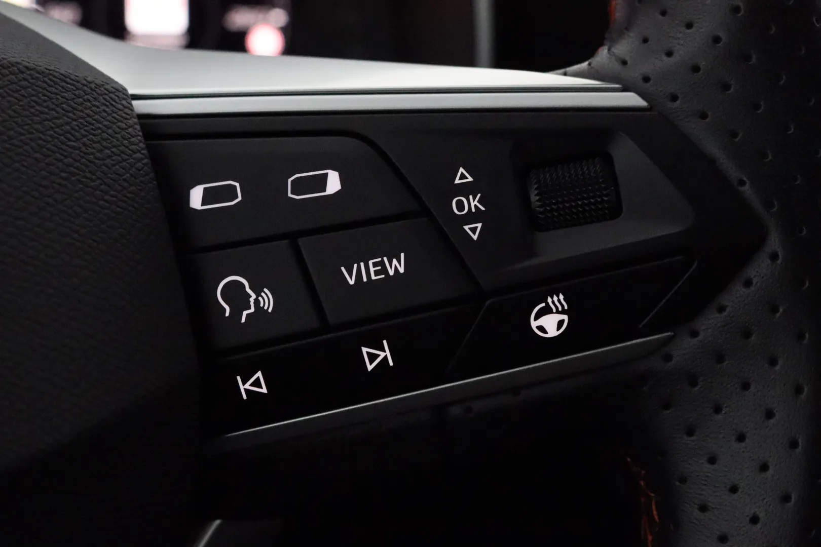 SEAT Leon Sportstourer MPK-573 carousel image