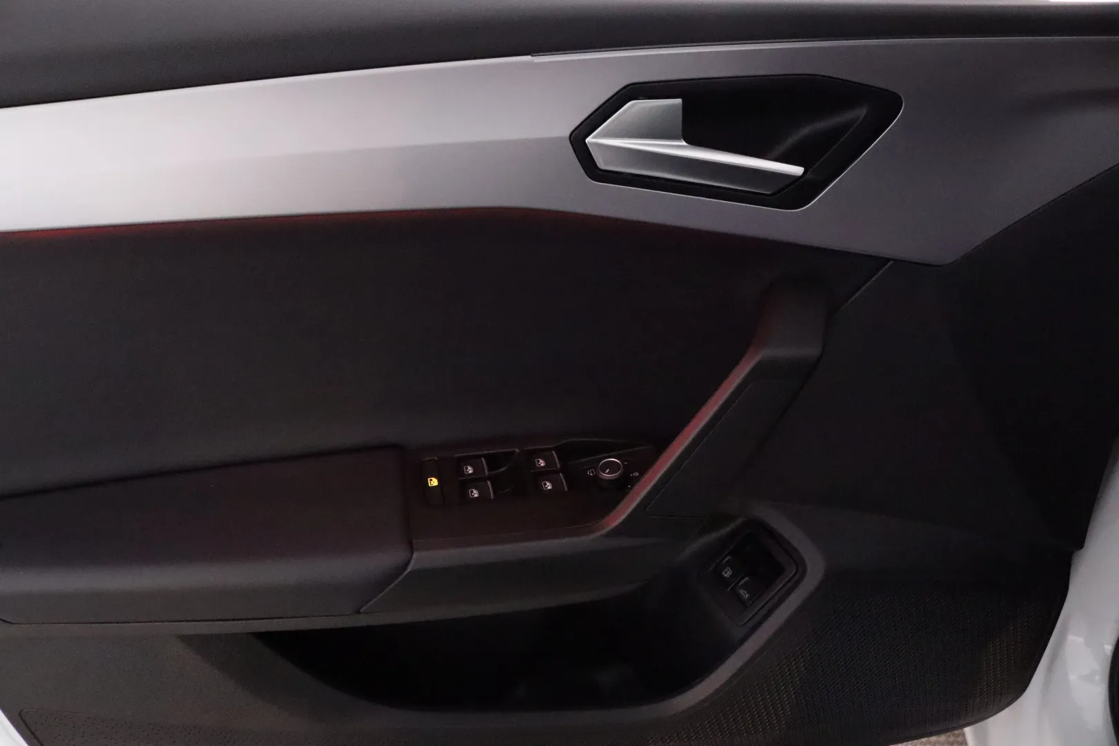 SEAT Leon Sportstourer MPK-573 carousel image