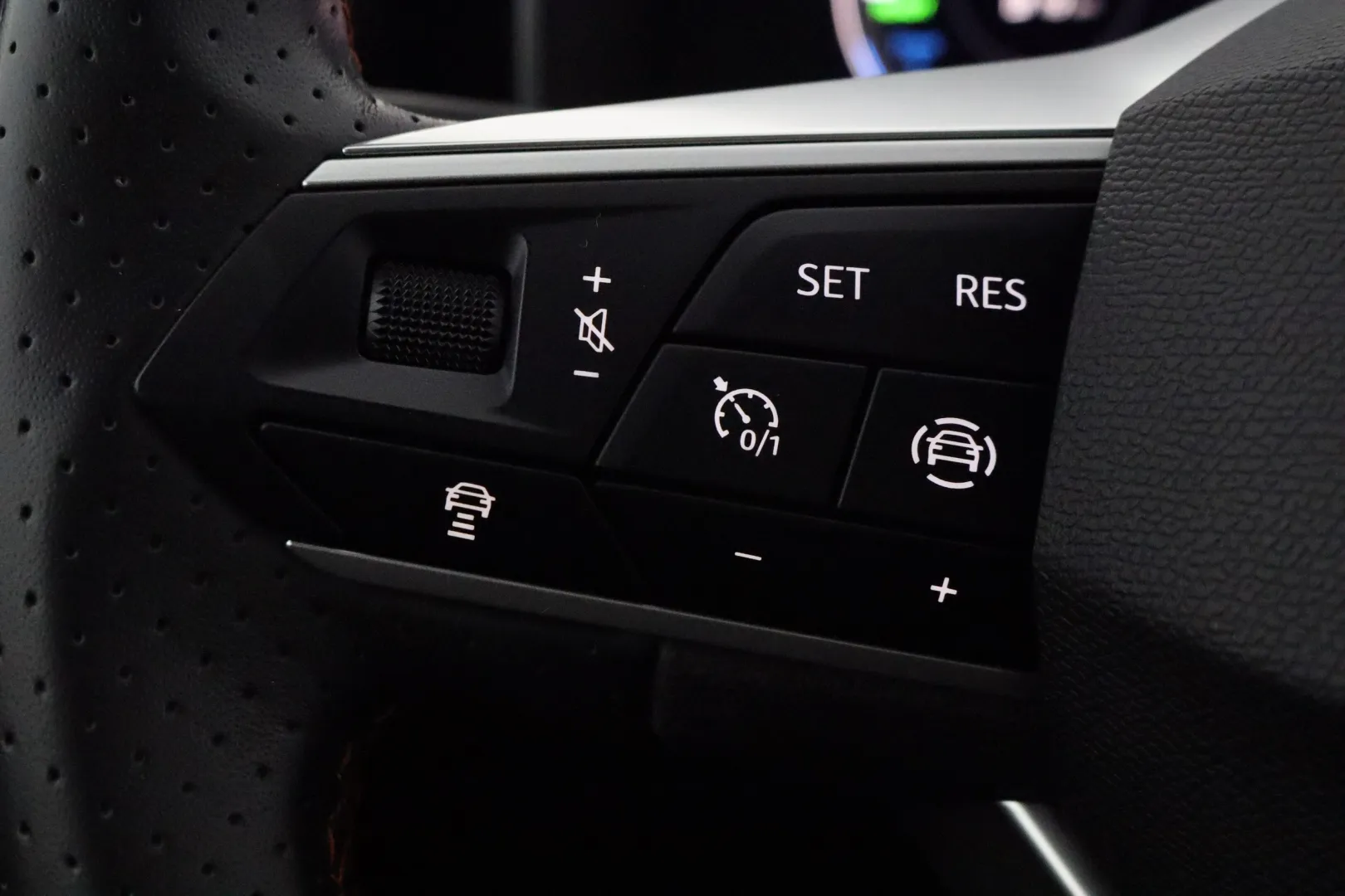 SEAT Leon Sportstourer MPK-573 carousel image