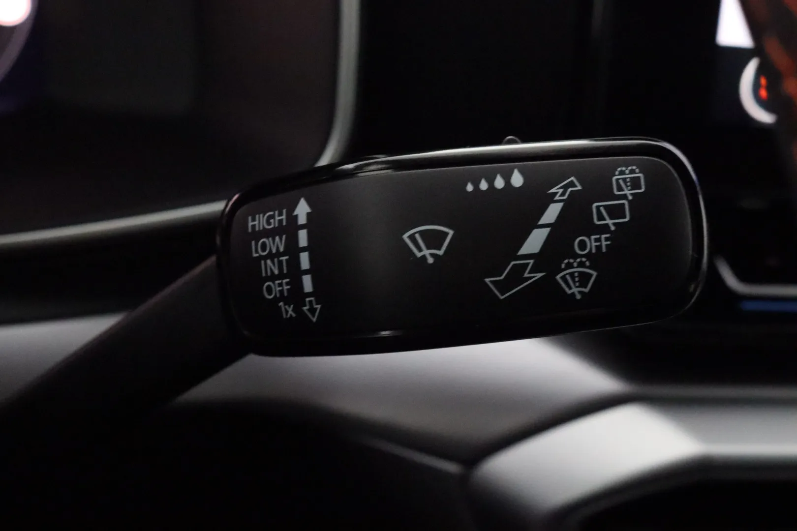 SEAT Leon Sportstourer MPK-573 carousel image