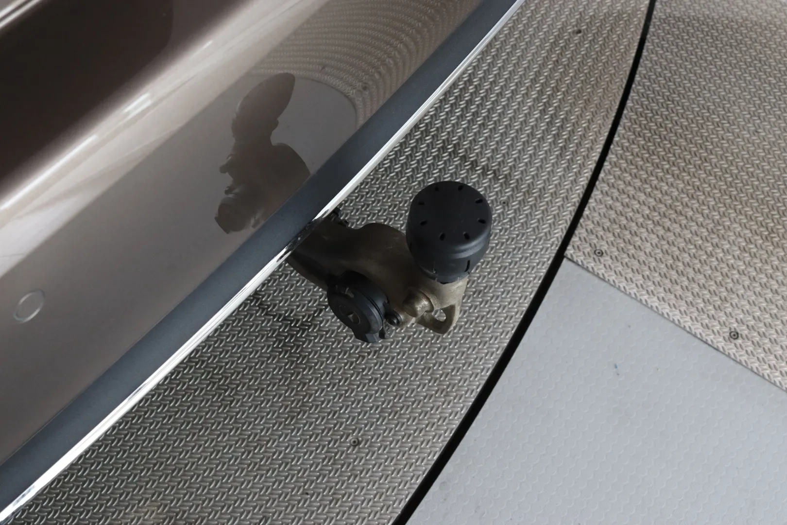 Mercedes-Benz E IRO-567 carousel image