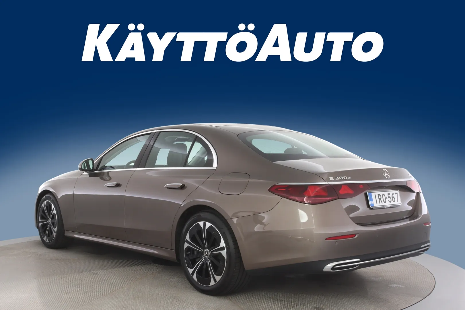 Mercedes-Benz E IRO-567 carousel image